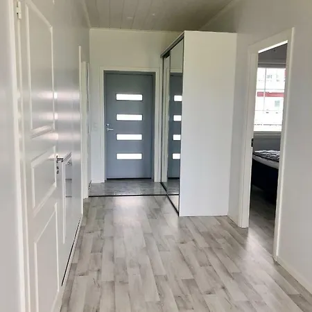 Soda - Karlsro, 24 H Check In Apartment Narpio